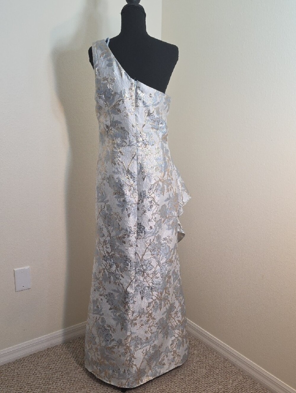 Xscape One-Shoulder Silver Floral Metallic Gown - Picture 4 of 8